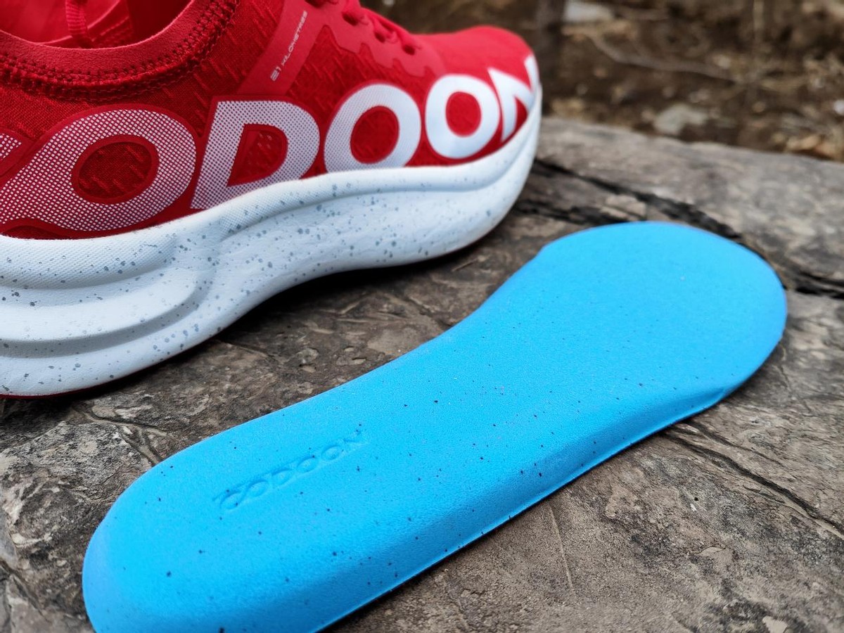 硬盘|循环动能科技加持，软弹更轻盈：咕咚21K逐日Pro跑鞋体验