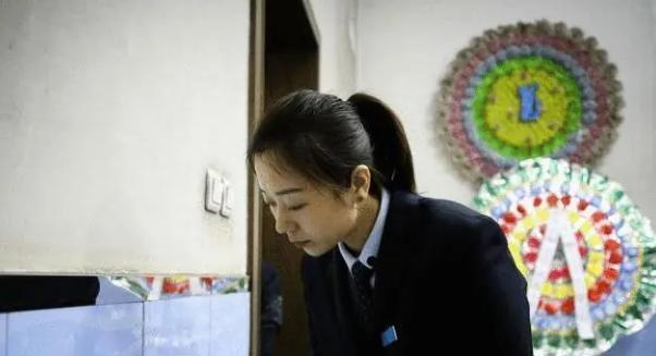 招聘|秋季殡仪馆开启招聘，虽然不受众人待见，但收入却让人蠢蠢欲动