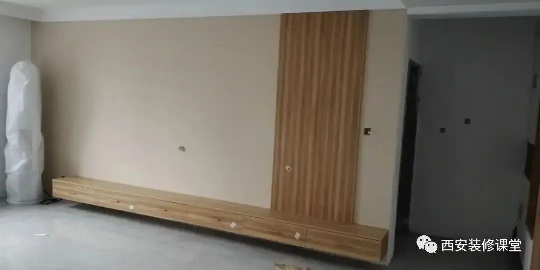 电视墙翻车，客厅就毁了