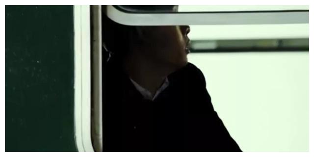 许亚军|张译脱力，许亚军撒书，刘奕君的粗鲁，细扒这些演员表演，真牛