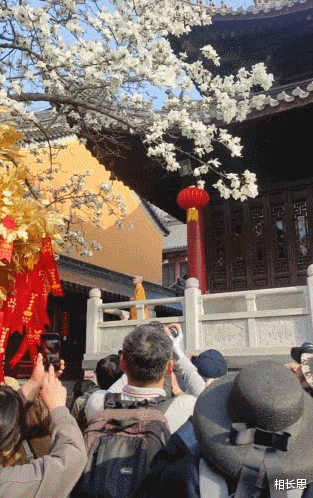 南京|南京一和尚因长相俊美爆红！粉丝曝光其“风流韵事”被辟谣