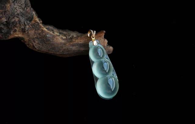 翡翠|翡翠欣赏丨极品“晴水”之美