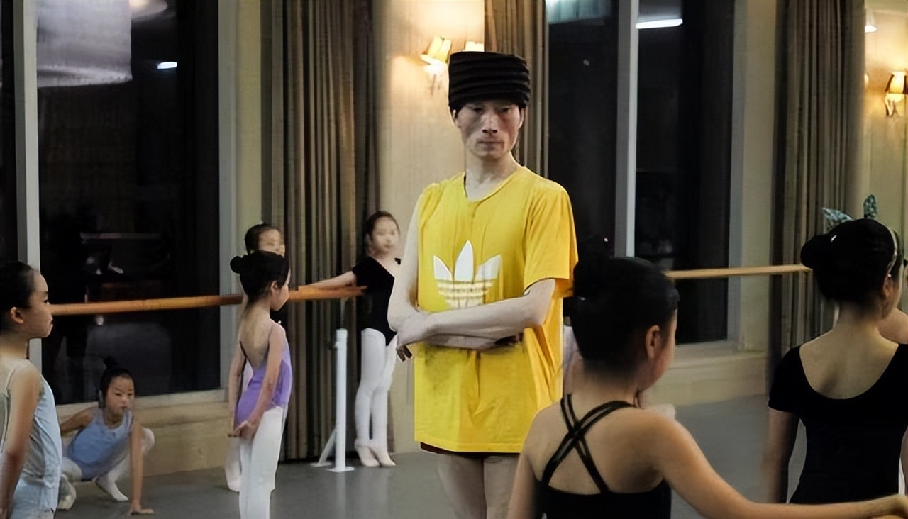 杨丽萍|从杨丽萍的爱徒，到生活要靠学生家长照顾的巨婴，郭冷经历了啥？