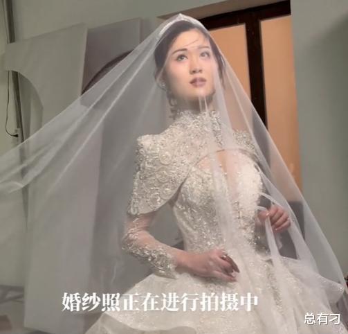 朱之文|大衣哥儿子朱小伟为了爱,去当保安养家,网友:给你爸看大门吧!