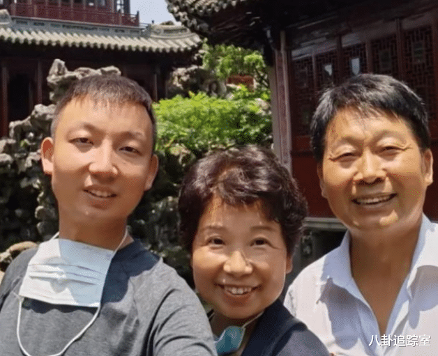 刘诗诗|隔空互怼?付建晒锦旗内涵许敏,云昊P图回击,杜新枝背景添新料