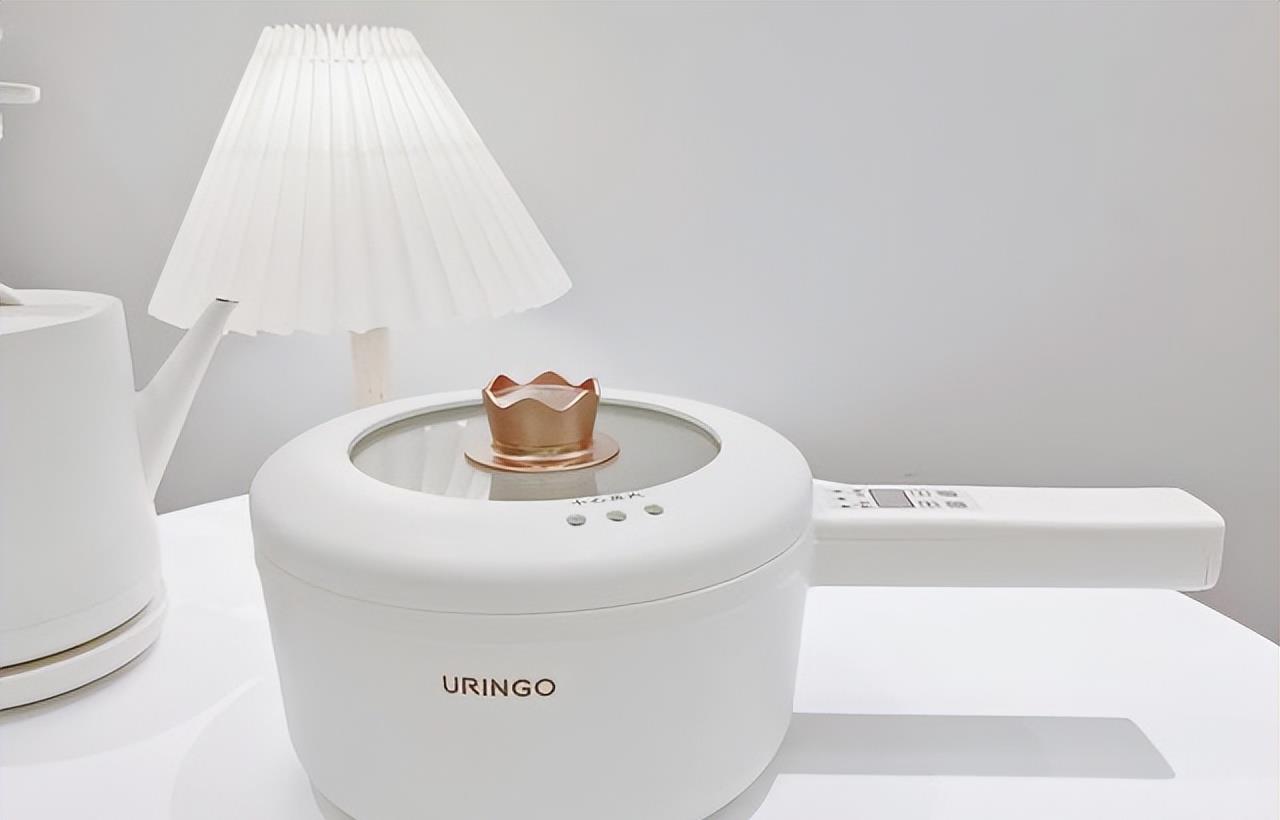 建议大家除了微波炉,厨房有这“2锅1机”就够了!其它都是浪费钱