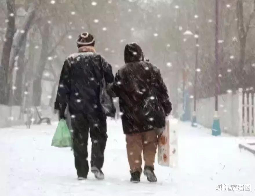 若不能常伴老人左右，建议添置这5种居家好物，提升晚年幸福感