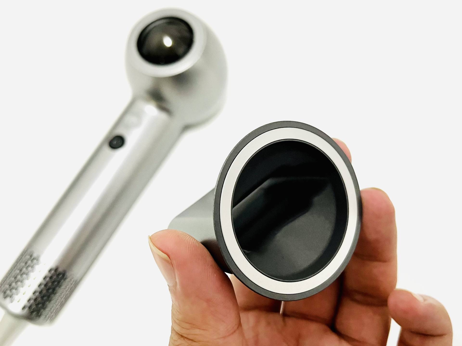 头发告别干枯开叉——仙如SYLPH TURBO吹风机,高转速、超低噪音