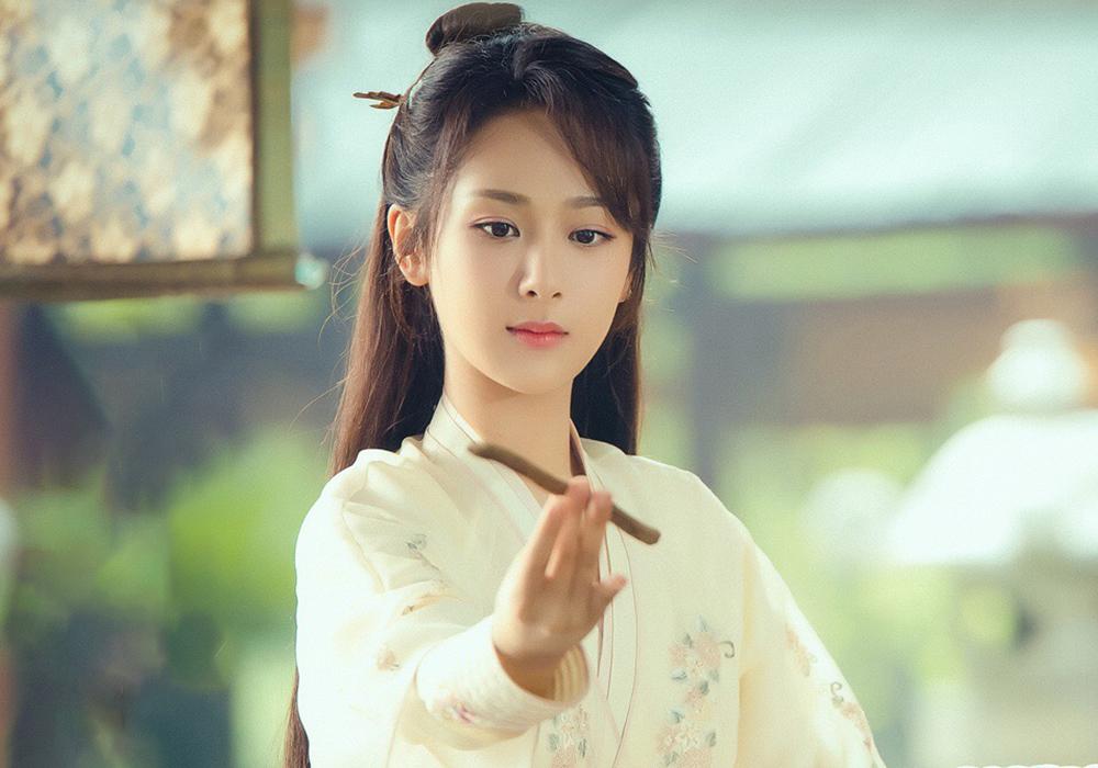 杨紫|《香蜜》8大主演现状，杨紫成顶流，男主变素人，扑哧君大变脸！