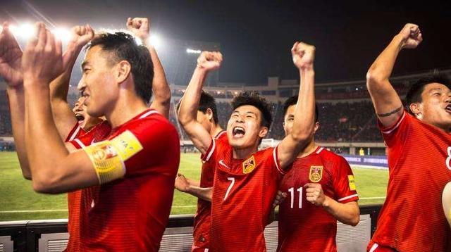 国足|深夜！国足输越南后，世预赛正式扩军，中国出线难度骤降，稳晋级