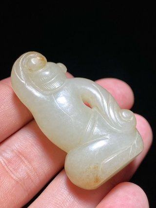 和田玉籽料|和田玉籽料 圆雕 玉舞人 挂件 把件