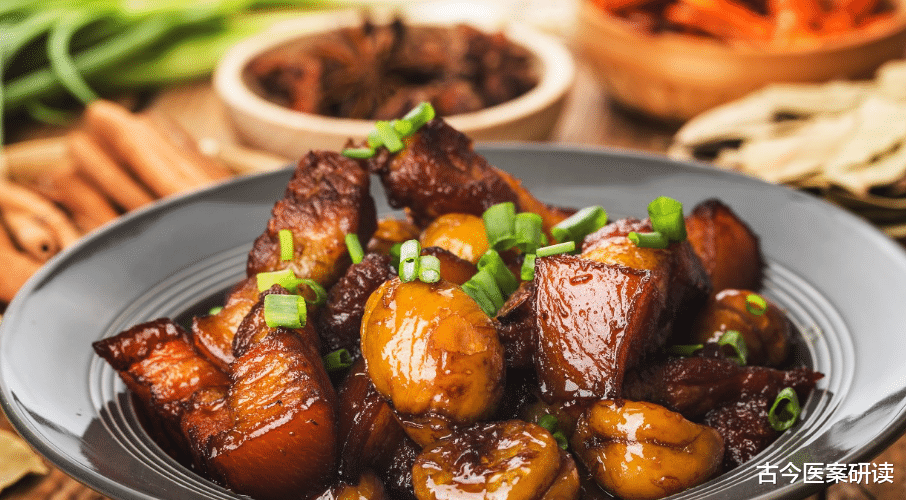 医生|血压高的人不能吃海带?医生提醒:若想血压稳定,这3家常菜要远离