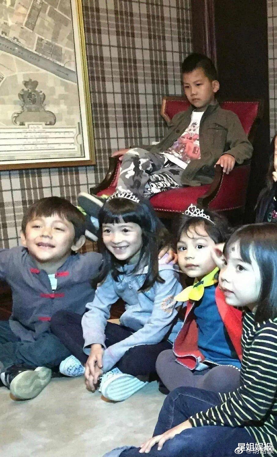 康晋荣|集齐霸总元素？胡军儿子康康13岁身高就已近180，长大后气质更A了