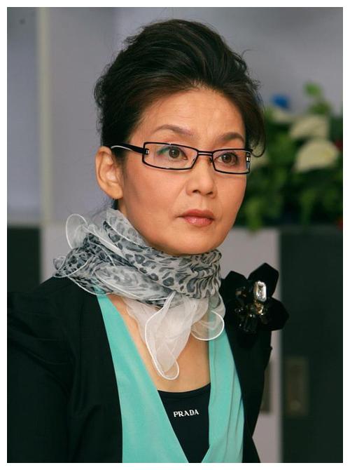 潘虹|国家一级演员潘虹：24岁嫁人，28岁爆红，68岁未婚无儿无女