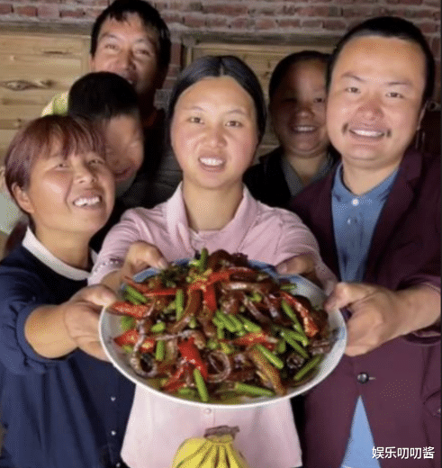 短视频|牛爱芳洗白再翻车？“电视台”真面目曝光，网友：能火不是偶然