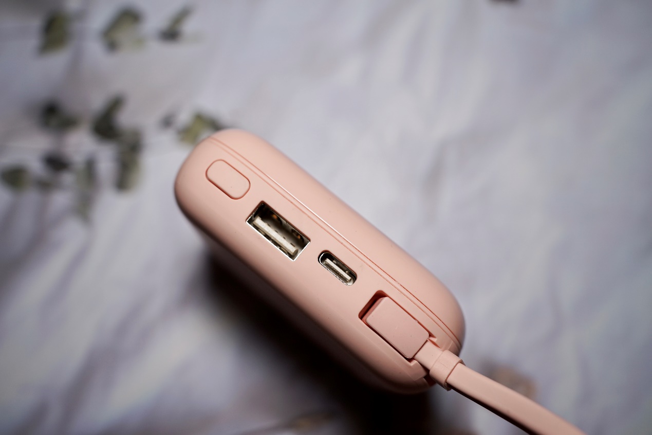 充电宝|短途出门续航神器——RAVPower自带线充电宝