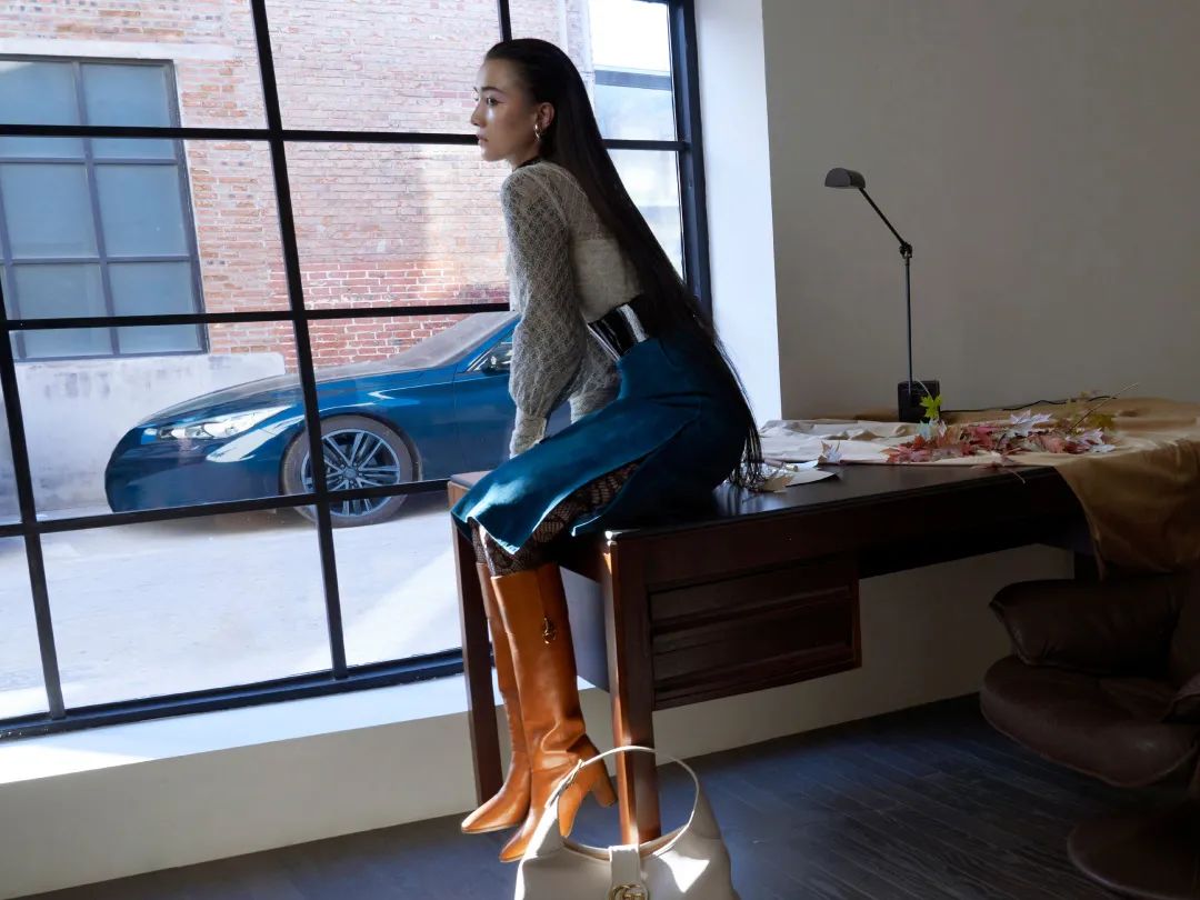 周迅|周迅拍大片又被嘲？！网友无奈：人是美的，拍的什么玩意儿…