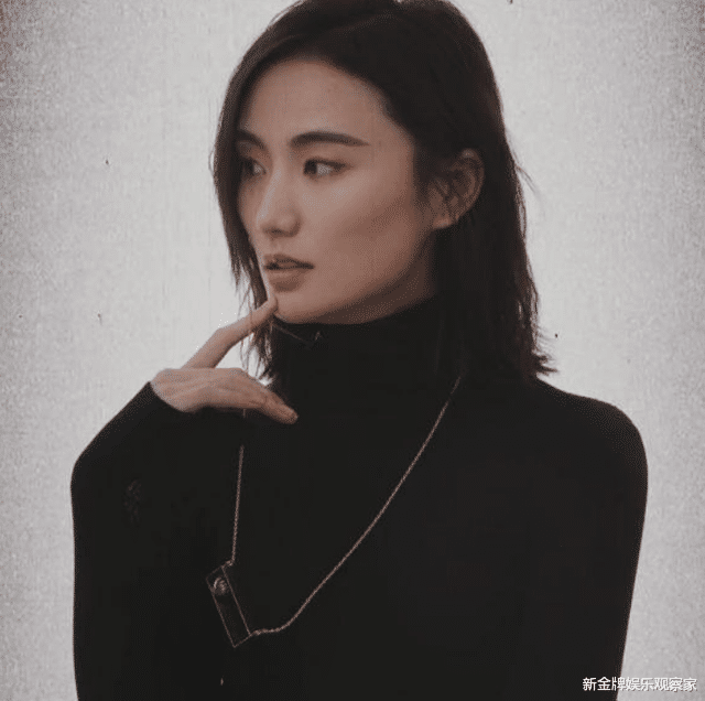 李亚鹏|海哈金喜婚后首晒照,娇羞扑进李亚鹏怀抱,看得出18岁年龄差吗