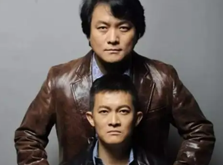 杨志刚|杨志刚：被亲哥哥力捧十几年，一部剧终让他走红