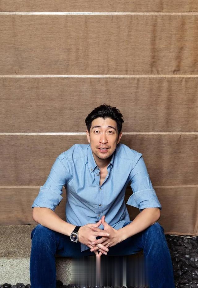 王千源|王千源:娶圈外妻子,从无到有,如今一家三口其乐融融