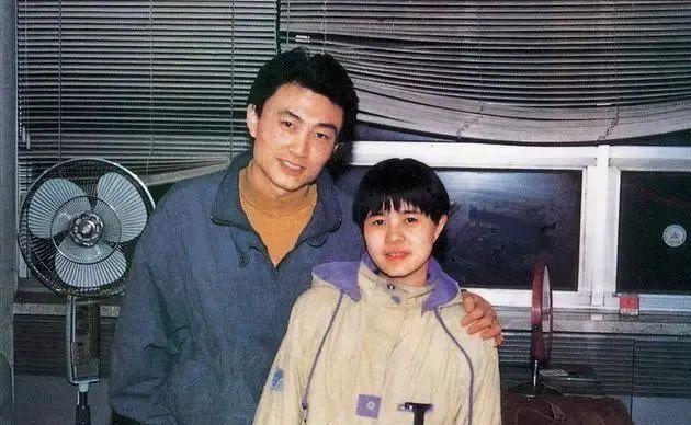 刘纯燕|央视反差最大的夫妻：最严肃“国脸”娶了“金龟子”，处处不般配，却恩爱34年