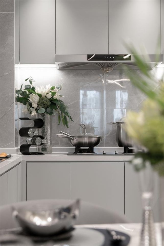 太不敢相信了100平三居室，花了15万，还是现代风格！