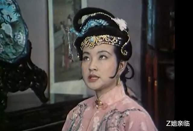 王熙凤|同样是演“王熙凤”，把邓婕和刘晓庆放在一起对比，差距一目了然