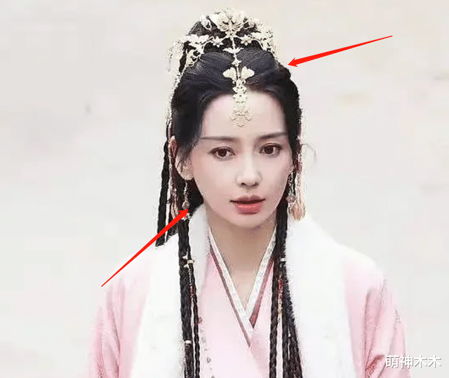 微笑|baby新剧路透引热议，造型怪异微笑唇抢镜，还撞型黎姿“赵敏”