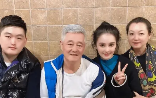 赵本山|赵本山儿子飘了：你是算哪个葱，还敢评论我，自己照照镜子！