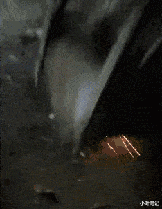 “女友闺蜜喊我去唱歌,穿成这样谁顶得住啊?”兄弟忍住!