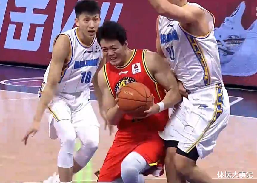 北京队|唯一亮点！林书豪6中5，北京队三分失准，半场输吉林，琼斯拿19分