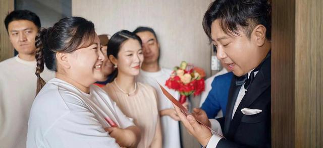 贾玲|兄弟结婚贾玲落泪，孙越烧饼道贺，贾玲郭德纲的19年交情藏不住了