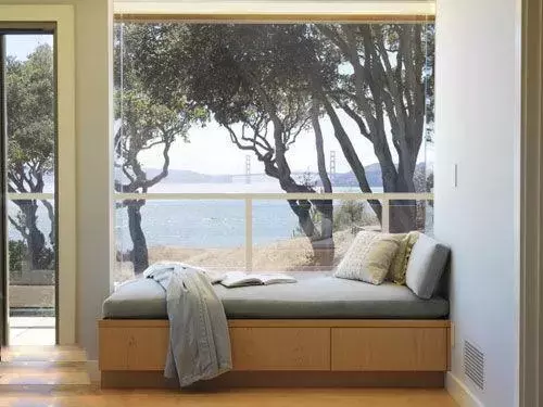 幸好听了老师傅的一番话,才知道飘窗不能随便做,差点后悔莫及