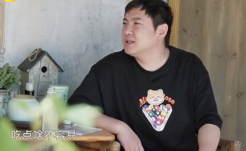 潘粤明|曾经帅得一塌糊涂，如今沦为油腻大叔，岁月这把“杀猪刀”太狠了