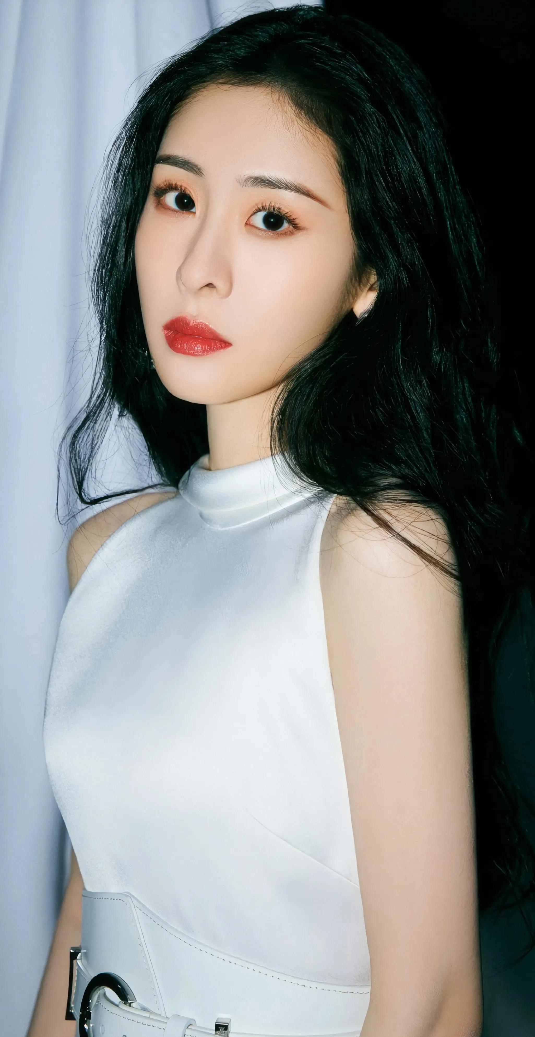 威尔|张靓颖：我与冯轲相爱15年，分开后被骗六个亿，恩爱背后全是心酸