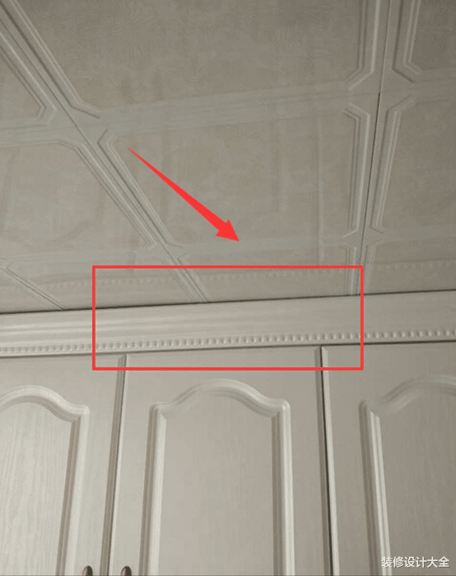 师傅刚把两家的橱柜做完，一家很满意一家心里却很不平衡！