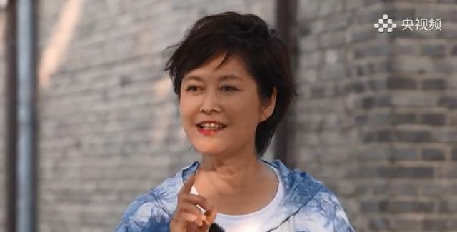 敬一丹|敬一丹：退而不休，卸任最后一个领导职务刚过4天又继续主持节目