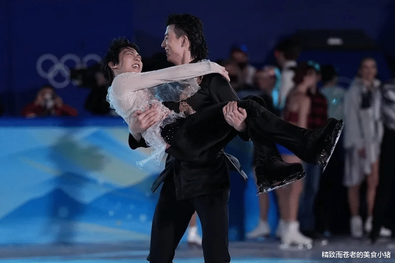 公主抱|冬奥 / 8 次「公主抱」羽生结弦 柳鑫宇爆料:他肌肉质量高