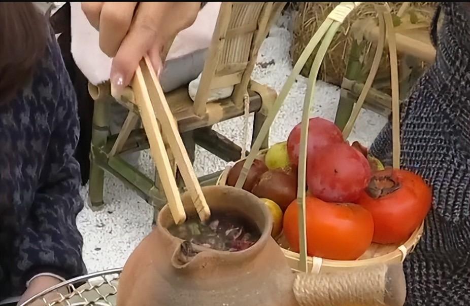 露营的“接班人”——围炉煮茶火了！到底该怎么煮？