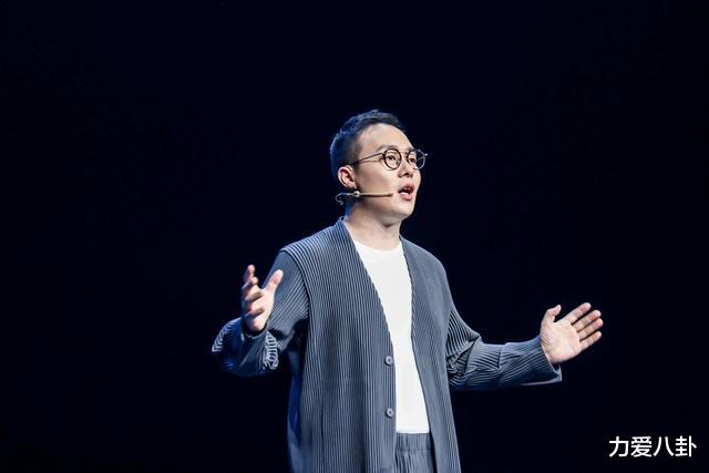 苹果|美国苹果：不配充电器更环保；中国realme：必须解决用户充电痛点