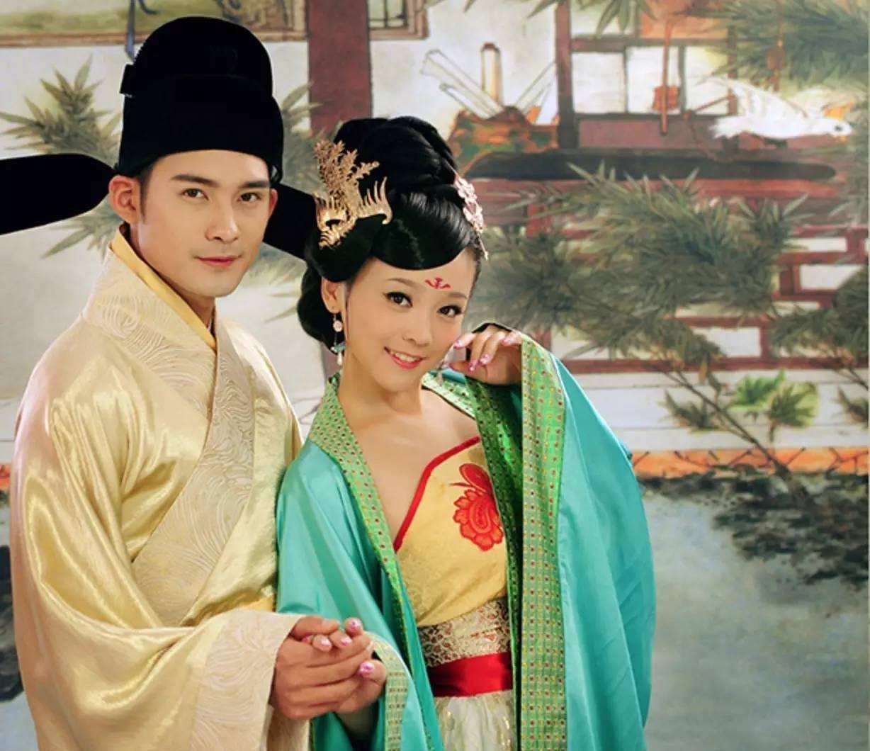 唐朝 唐代女子爱化什么样的妆？看上去很吓人，美女也会化成丑女