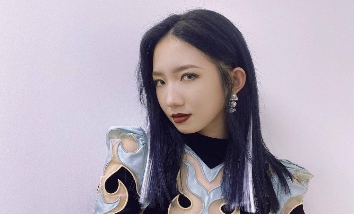 孟美岐|她在创造营里表现出彩，如今因恋情口碑下滑，新歌还被质疑抄袭