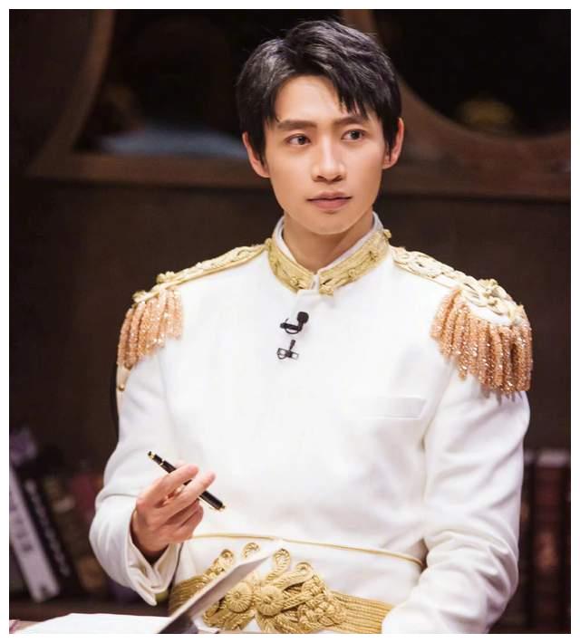 罗云熙 男星越减肥越丑？杜海涛瘦30斤反遭嘲，罗云熙像骷髅，张震瘦变形