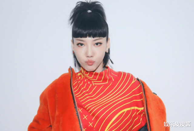 吴莫愁|10年了，从浓妆艳抹到素颜淡妆，是什么让吴莫愁有这么大的改变？