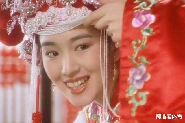 闫妮|蒋欣的腿，闫妮的臀，小S的嘴，这10位颜值被严重低估的女明星