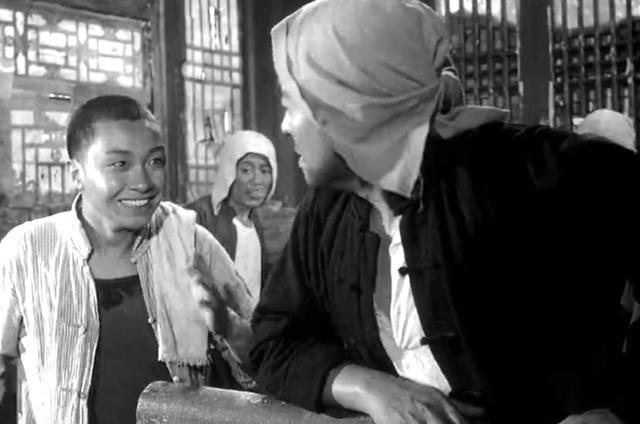 张勇手|电影《地道战》主演张勇手最新现身,别看已88岁,却耳不聋眼不花