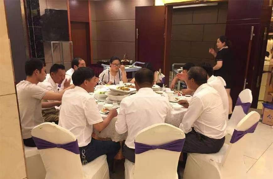 高职|谁说陪酒难？把握领导3种性格，3个方式轻松搞定，让人刮目相看！