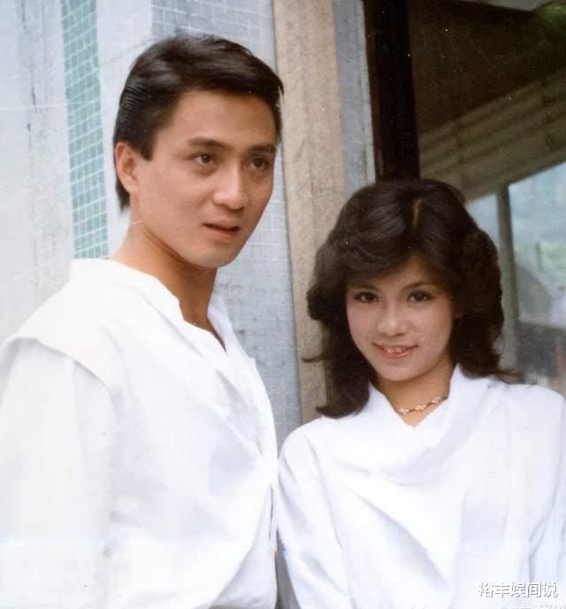 汤镇业公开夫妻日常生活！小25岁娇妻皮肤白身材好，豪宅装修简单