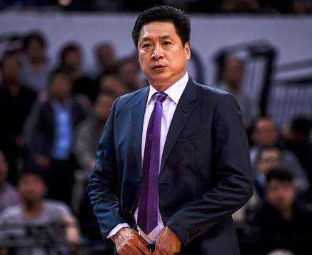 李春江|李春江无缘执教中国男篮？曾被篮协点名批评外，老李给了姚明脸色
