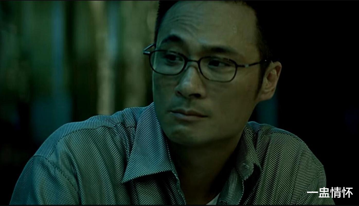 经典|本色出演？港片中塑造“江湖大佬”的四位经典形象！